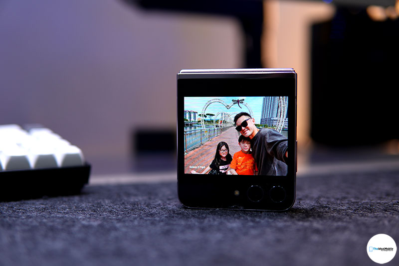 Samsung Galaxy Z Flip5 5G Selfie Camera